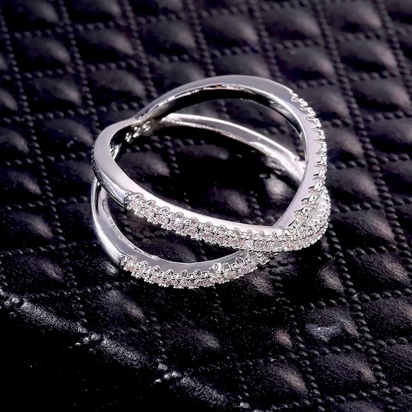 X shape ring - Picture 5 of 6